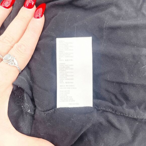 Urban Outfitters Bambi Ruched Cropped Blouse Womens Size S Black Puff Sleeve - Picture 5 of 6